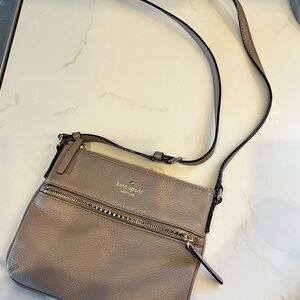 Kate Spade Tan Crossbody Bag with Smooth Leather and Dark Metallic Hardware